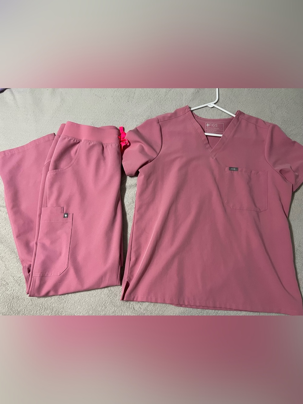 Figs chalk pink scrub set! Size large/large tall!
